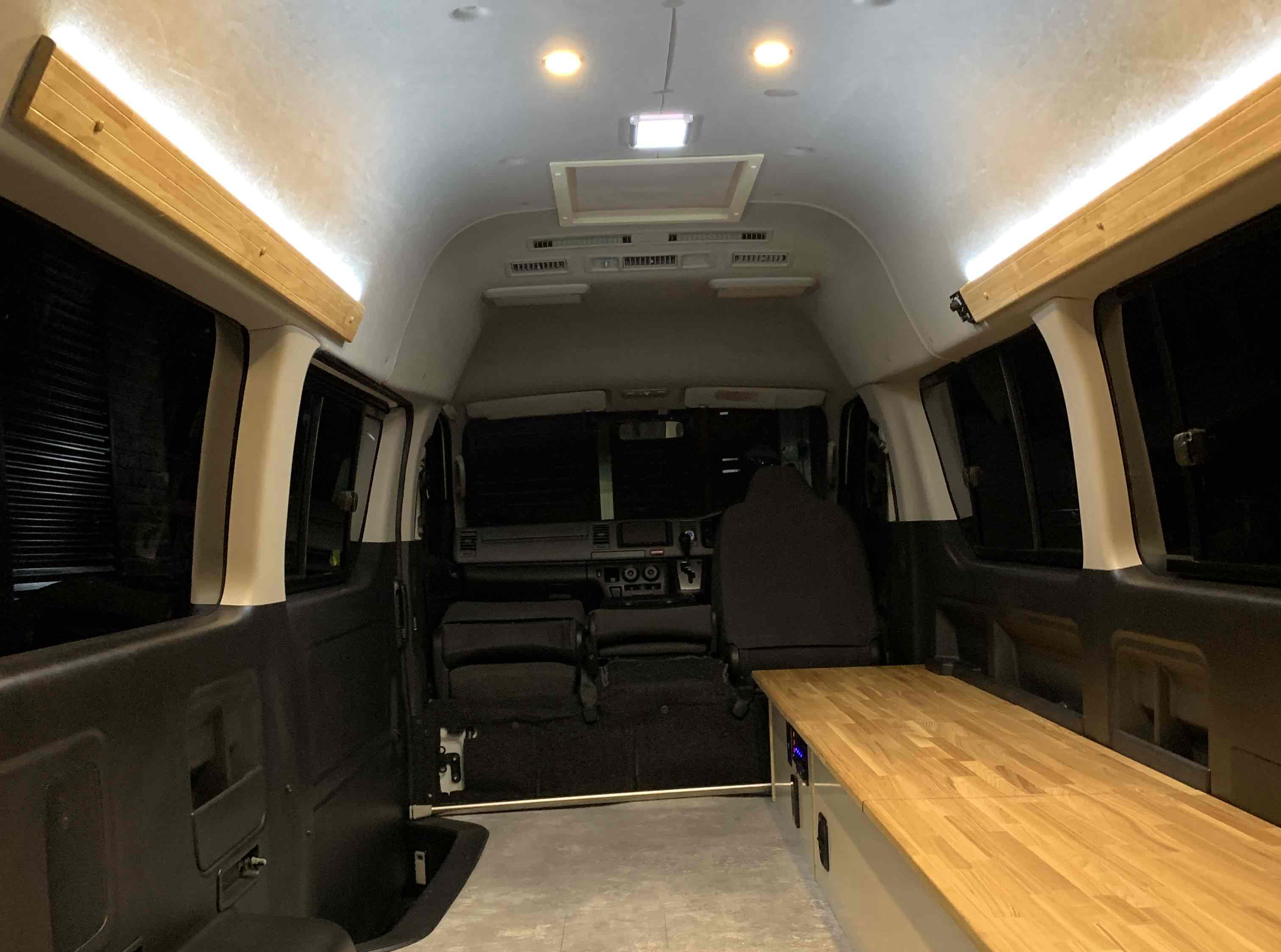 ハイエースハイルーフ